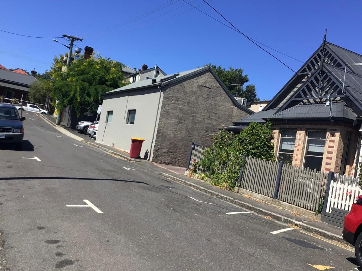 City Townhouse Walking Distance To City Launceston Exterior foto
